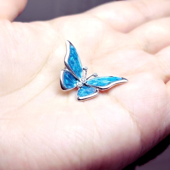 PANDORA Limited Edition Oversized Butterfly Charm w/box - Picture 6 of 8